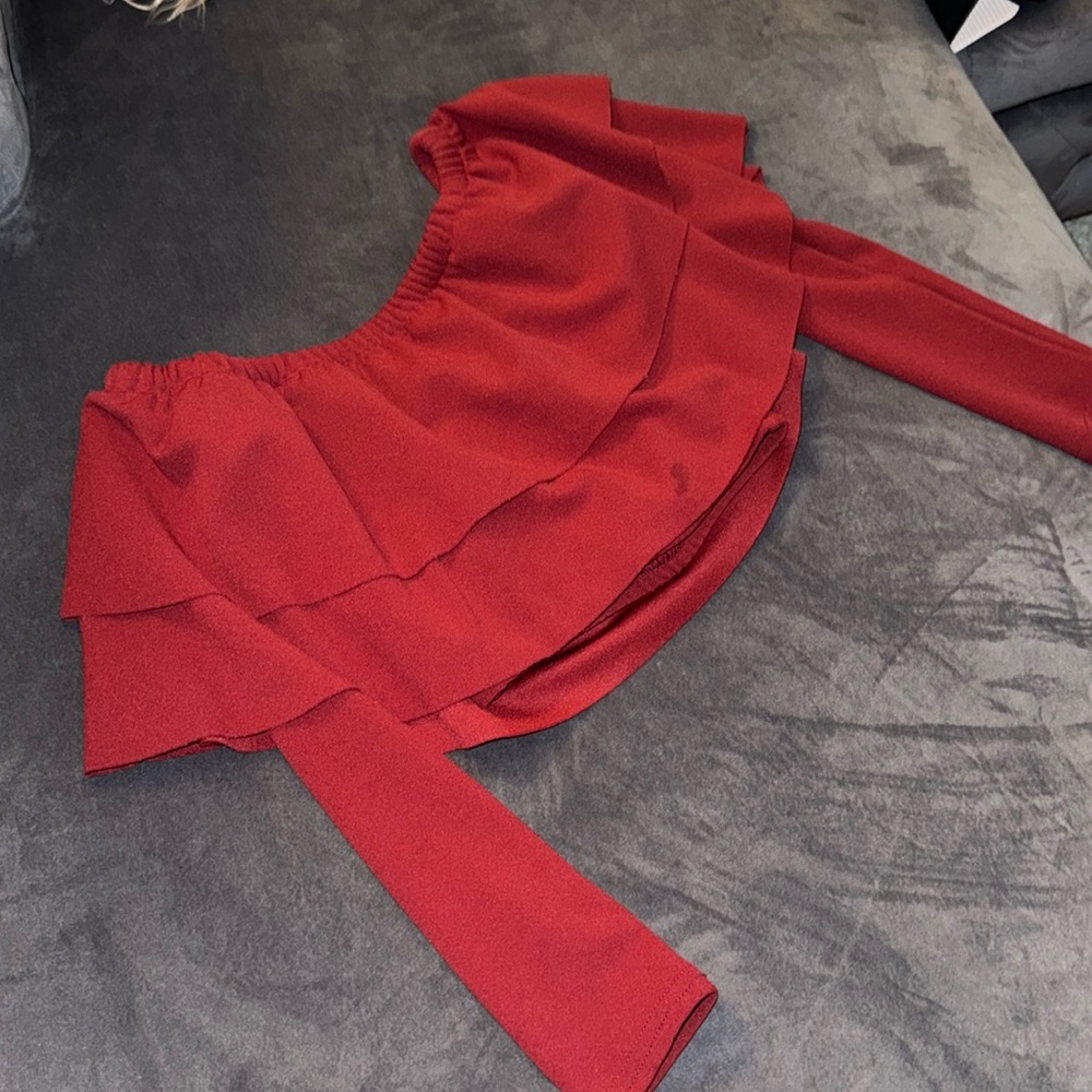 Off shoulder long sleeve ruffle top - burgundy